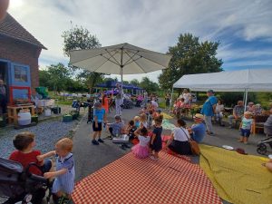 Kinder beim Apfelfest